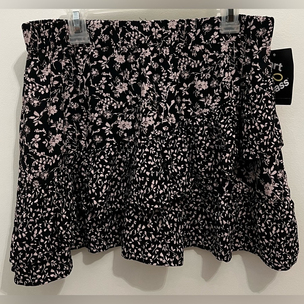 NWT, Target Art Class, Scalloped, Layered, Black & Pink Floral Skirt, Size 14/16